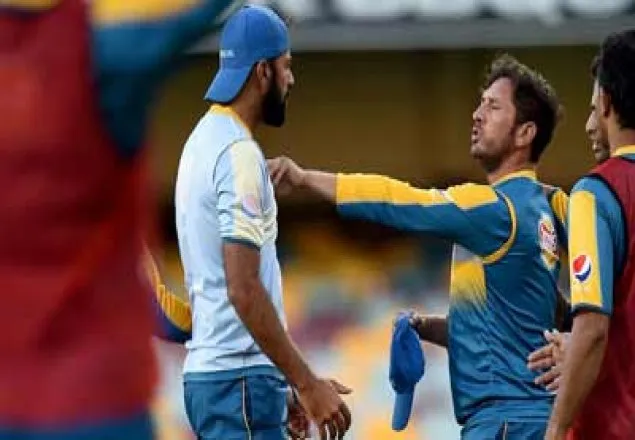 অনুশীলনে পাকিস্তানি দুই ক্রিকেটারের হাতাহাতি