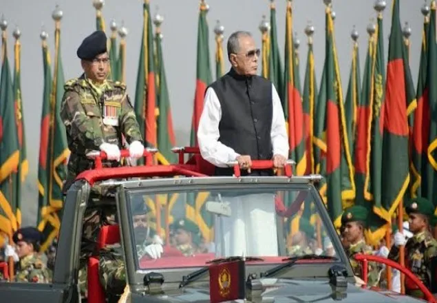 প্যারেড ময়দানের কুচকাওয়াজে রাষ্ট্রপতির সালাম গ্রহণ 