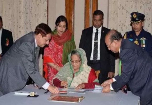 বিজয় দিবসে স্মারক ডাক টিকিট অবমুক্ত