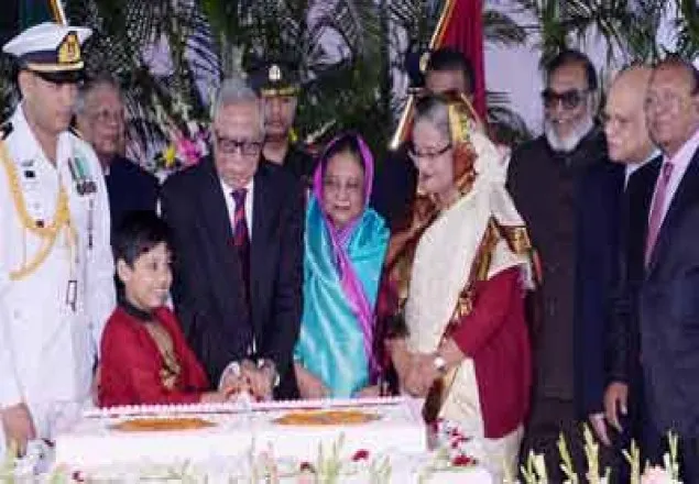 রাষ্ট্রপতির সংবর্ধনা পরিণত হলো মিলন মেলায়