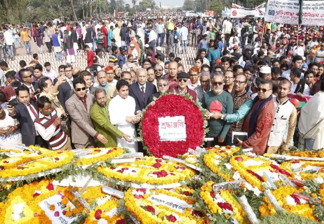 স্মৃতিসোধ-বঙ্গবন্ধু প্রতিকৃতিতে ইসলামী ব্যাংকের শ্রদ্ধা নিবেদন