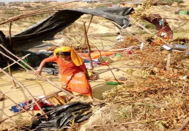 রোহিঙ্গা শরণার্থী শিবিরের ২৮টি ঝুঁপড়ি ঘর উচ্ছেদ করল বন বিভাগ