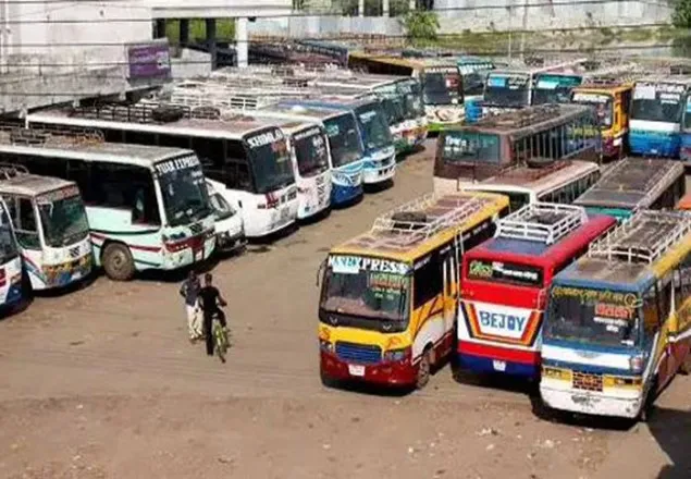 গাইবান্ধায় অনির্দিষ্টকালের পরিবহন ধর্মঘট চলছে