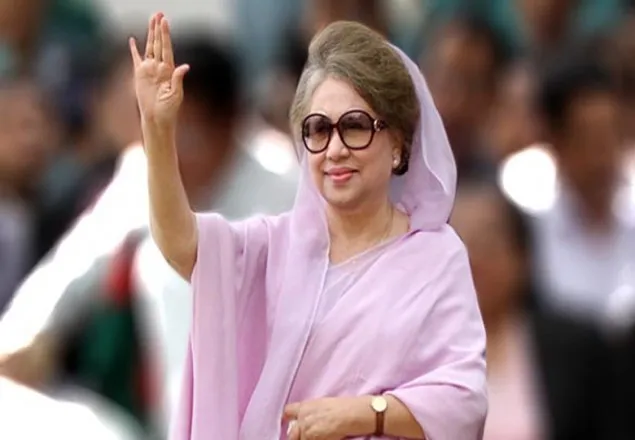 আদালতে পৌছালেন খালেদা জিয়া