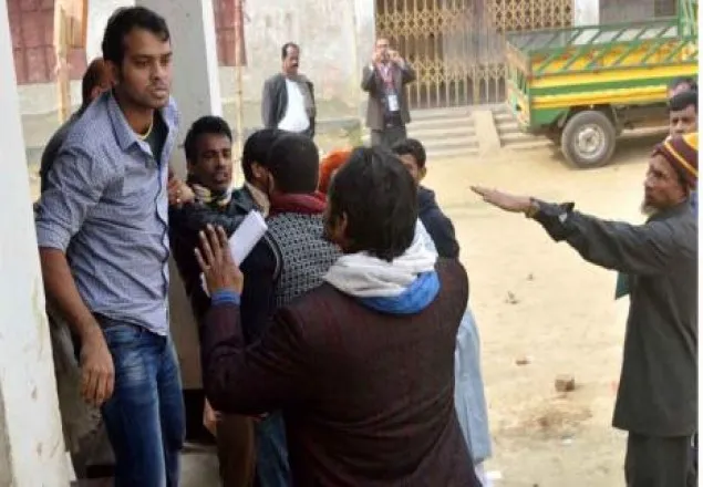 ধাওয়া-পাল্টা সফুরা খাতুন বালিকা উচ্চ বিদ্যালয় কেন্দ্রে