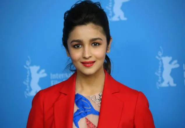 বর্ষসেরা দশ ছবির তিনটিই আলিয়ার!