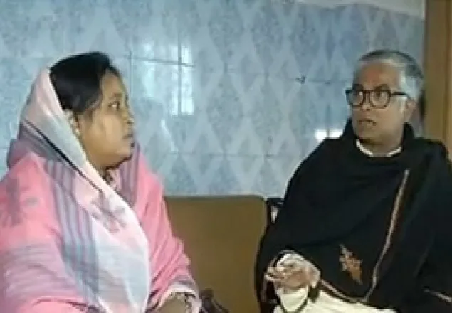 আইভী মিষ্টি নিয়ে গেলেন সাখাওয়াতের বাসায়