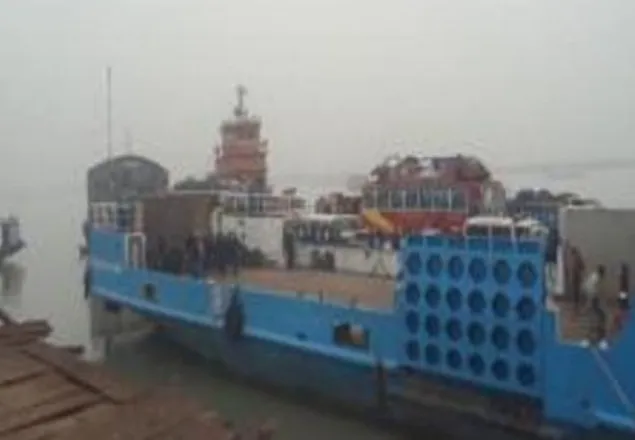 শিমুলিয়া-কাওরাকান্দিতে ফেরি চলাচল বন্ধ