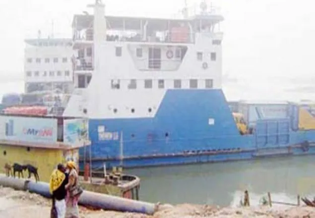 শিমুলিয়া-কাওরাকান্দিতে ফেরি চলাচল বন্ধ