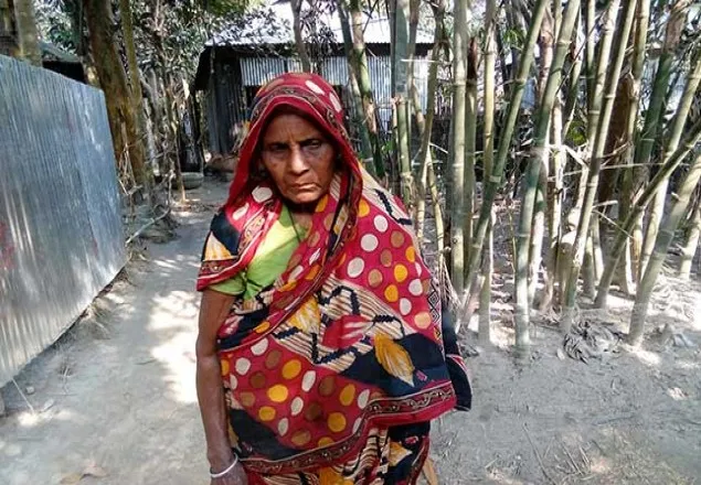 ১০ টাকায় চাল : তালিকা থেকে বাদ গেল ভিক্ষুক