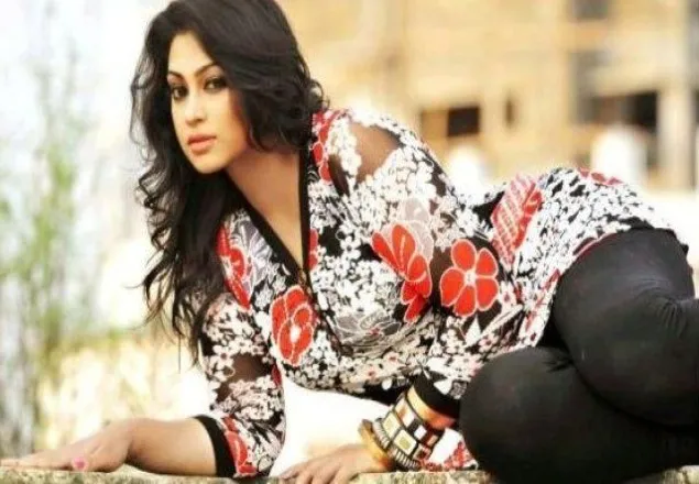 পপির বিরুদ্ধে প্রতারণার মামলা