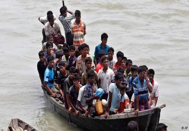 ৩ নৌকাসহ ৭৬ রোহিঙ্গাকে ফেরত