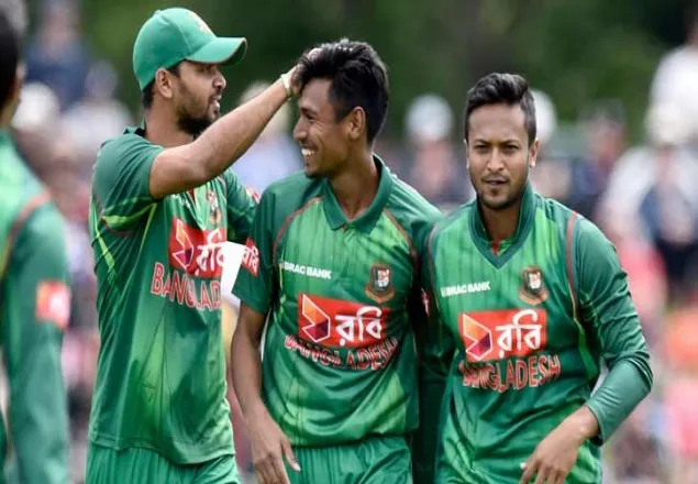 ৩৫ ওভার শেষে নিউজিল্যান্ডের সংগ্রহ ১৯৬/২