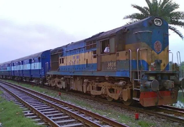 রংপুরের সঙ্গে সারাদেশের রেল যোগাযোগ বন্ধ