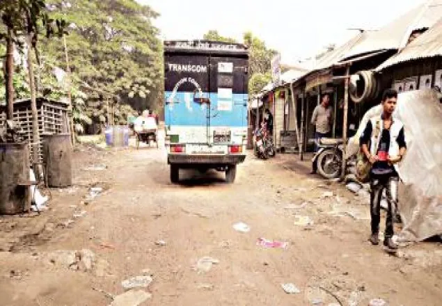 নড়াইল লাহুড়িয়া সড়কের বেহাল দশা