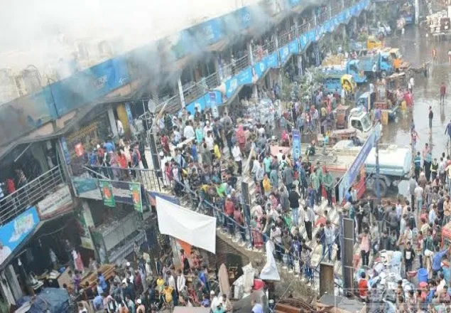 ‘ডিসিসি মার্কেটের আগুন নেভাতে আরও সময় লাগবে’