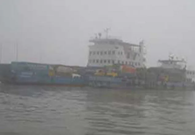 শিমুলিয়া-কাওরাকান্দি নৌপথে ফেরি চলাচল বন্ধ
