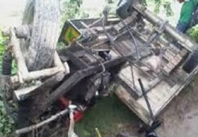 বালিয়াডাঙ্গীতে নসিমন উল্টে নিহত ২
