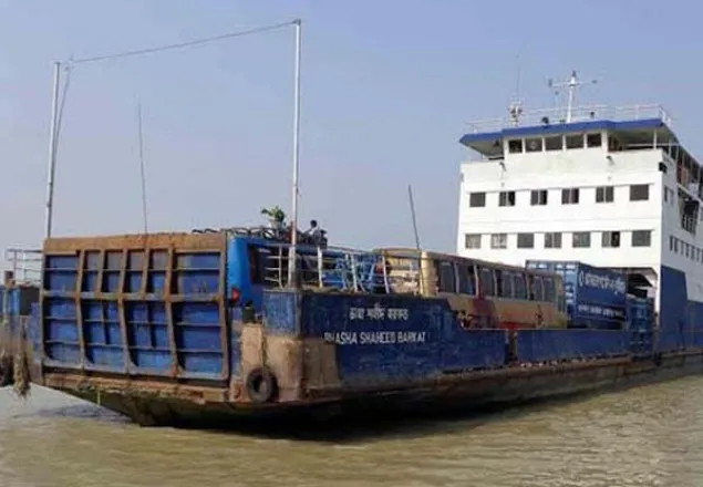 পাটুরিয়া-দৌলতদিয়া নৌরুটে ফেরি চলাচল স্বাভাবিক