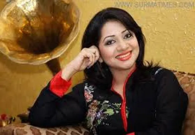 বাবার সাথে অভিনয় করতে চান আঁখি আলমগীর
