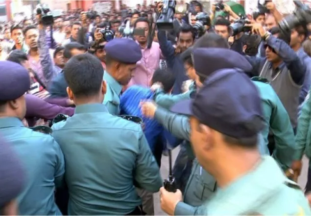 বরিশালে বিএনপি'র মিছিলে পুলিশের বাধা