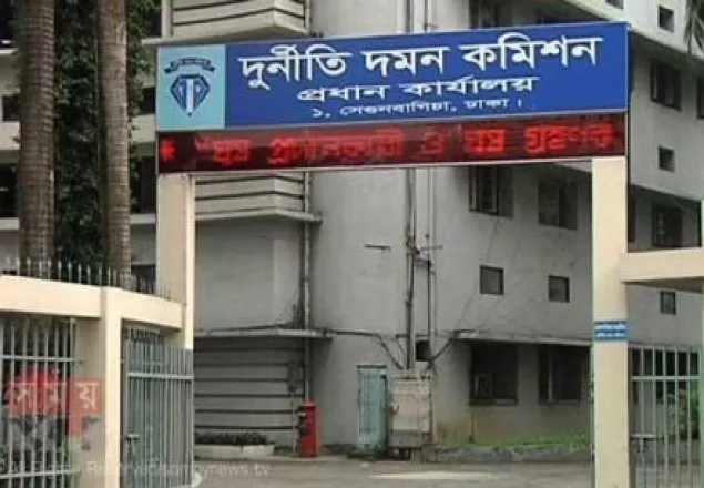 দুদকের অভিযানে উপসচিব গ্রেফতার