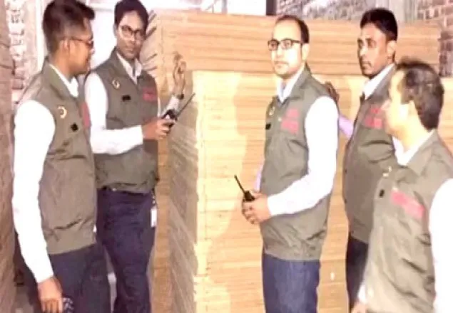 ১২ লাখ টাকা কর ফাঁকি : বাড্ডায় ৭৫ টন ভিনিয়ার্ড বোর্ড আটক