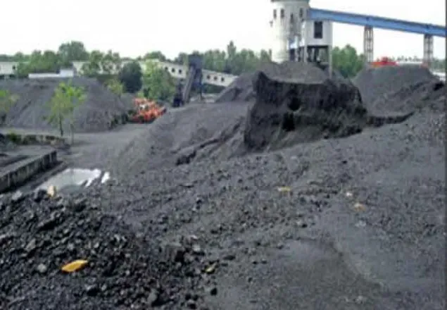 বড়পুকুরিয়া খনির শ্রমিকদের ধর্মঘট অব্যাহত