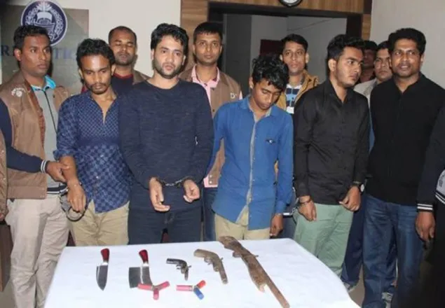 লক্ষীপুরে অস্ত্রসহ ৪ সন্ত্রাসী গ্রেপ্তার