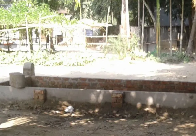  সড়কেই পাকা কবর করলেন নির্বাচনে হারা সেই প্রার্থী!