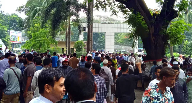রমনায় সমাবেশস্থলে জড়ো হচ্ছেন জামায়াতে ইসলামীর নেতা-কর্মীরা