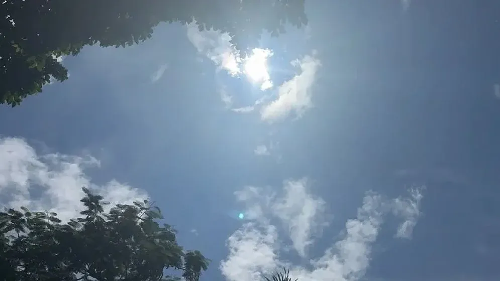কাটছে নিম্নচাপের প্রভাব, বাড়বে গরম