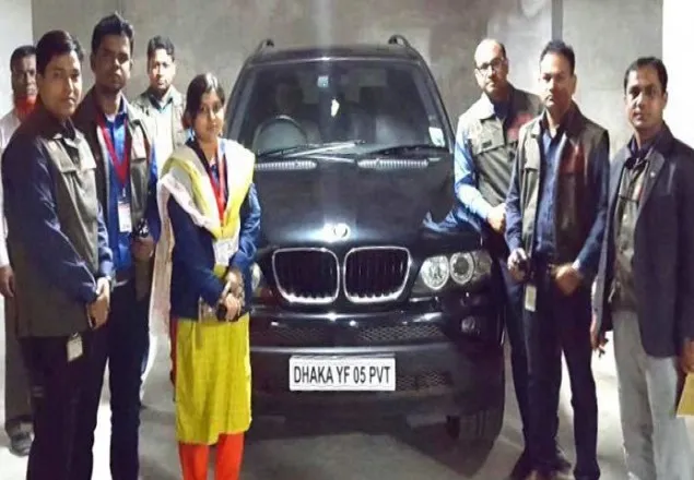 বনানী থেকে বিলাসবহুল বিএমডব্লিউ গাড়ি জব্দ