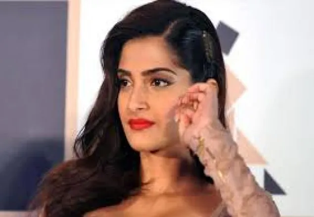প্রেমের খবর ফাঁস করলেন সোনম