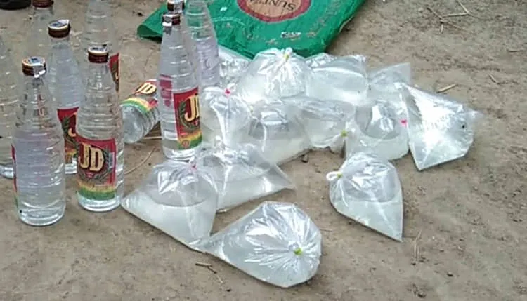 চোলাইমদ উৎপন্ন না করার শপথ নিলেন আদিবাসী নারীরা