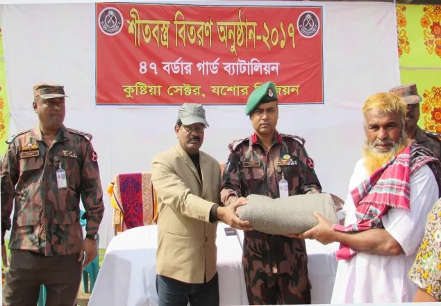 কুষ্টিয়ায় বিজিবির উদ্যেগে শীতবস্ত্র বিতরণ