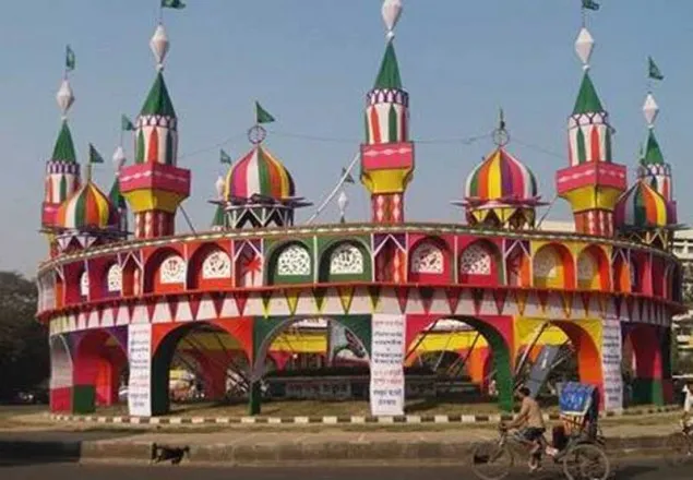 বঙ্গবন্ধুর ভাস্কর্য ঢেকে কুতুববাগের তোরণ