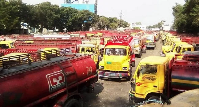 ৩ জানুয়ারি থেকে ট্যাংকলরি ধর্মঘট