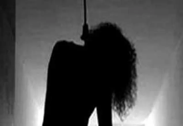 গাজীপুরে শিক্ষিকার ঝুলন্ত লাশ উদ্ধার
