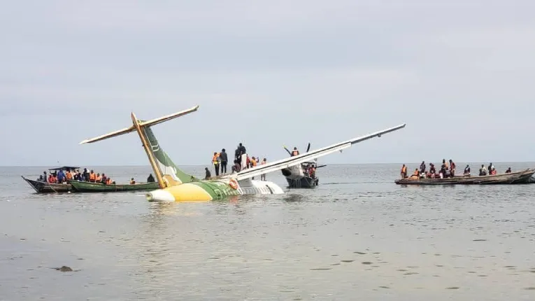 তানজানিয়ায় ৪৩ যাত্রী নিয়ে বিমান বিধ্বস্ত : নিহত ১৯
