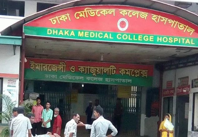 রাজধানীতে বাসের ধাক্কায় অটোরিকশা চালক নিহত 