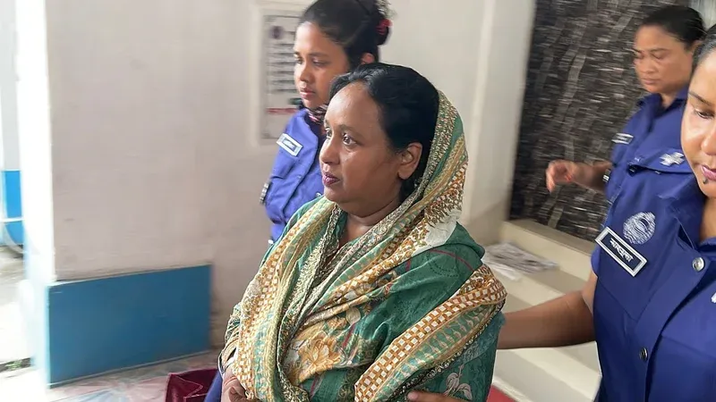 কাশিমপুর মহিলা কারাগারে সেলিনা হায়াৎ আইভী