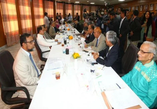 বিশিষ্টজনদের সঙ্গে বসেছে সার্চ কমিটি