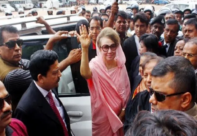 বিচারকের প্রতি অনাস্থা খালেদার