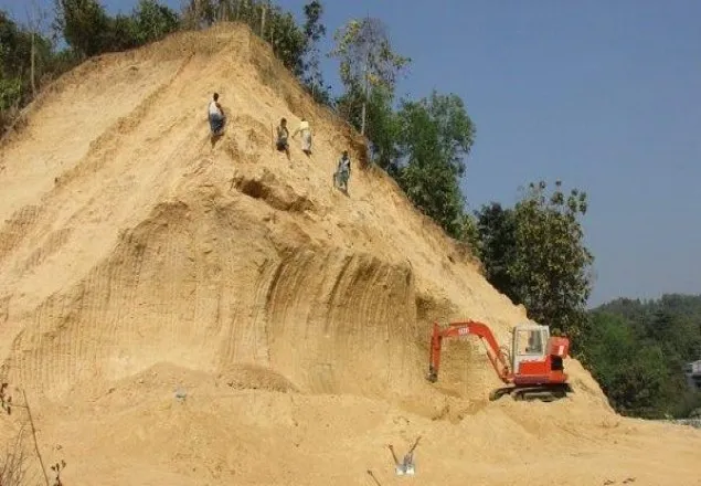 বান্দরবানে পাহাড় কাটার মহোৎসব
