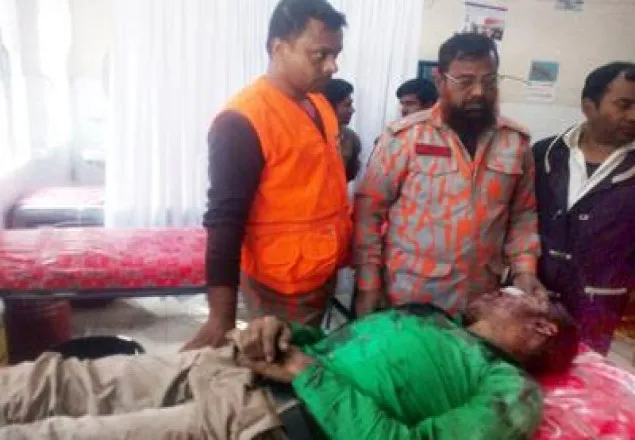 নড়াইলে সড়ক দুর্ঘটনায় চালক নিহত  