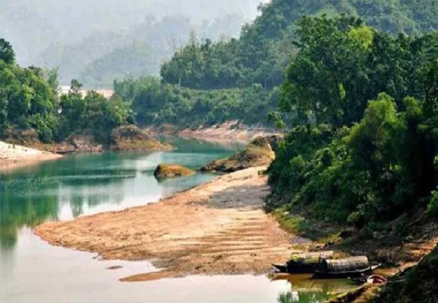 লালখালে চোরাবালিতে আটকে দুই মেডিক্যাল শিক্ষার্থীর মৃত্যু
