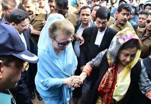 আদালত পরিবর্তনে হাইকোর্টে খালেদা জিয়ার আবেদন 