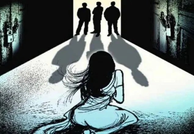 প্রেমের ফাদে পেলে দোকান ঘরে ৮দিন আটকে রেখে কিশোরীকে গণধর্ষণ