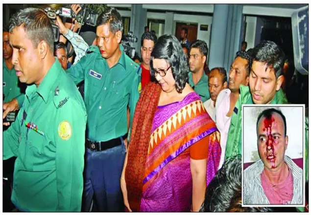 জেলা প্রশাসক অফিসে দুদক কর্মকর্তাদের ওপর হামলা